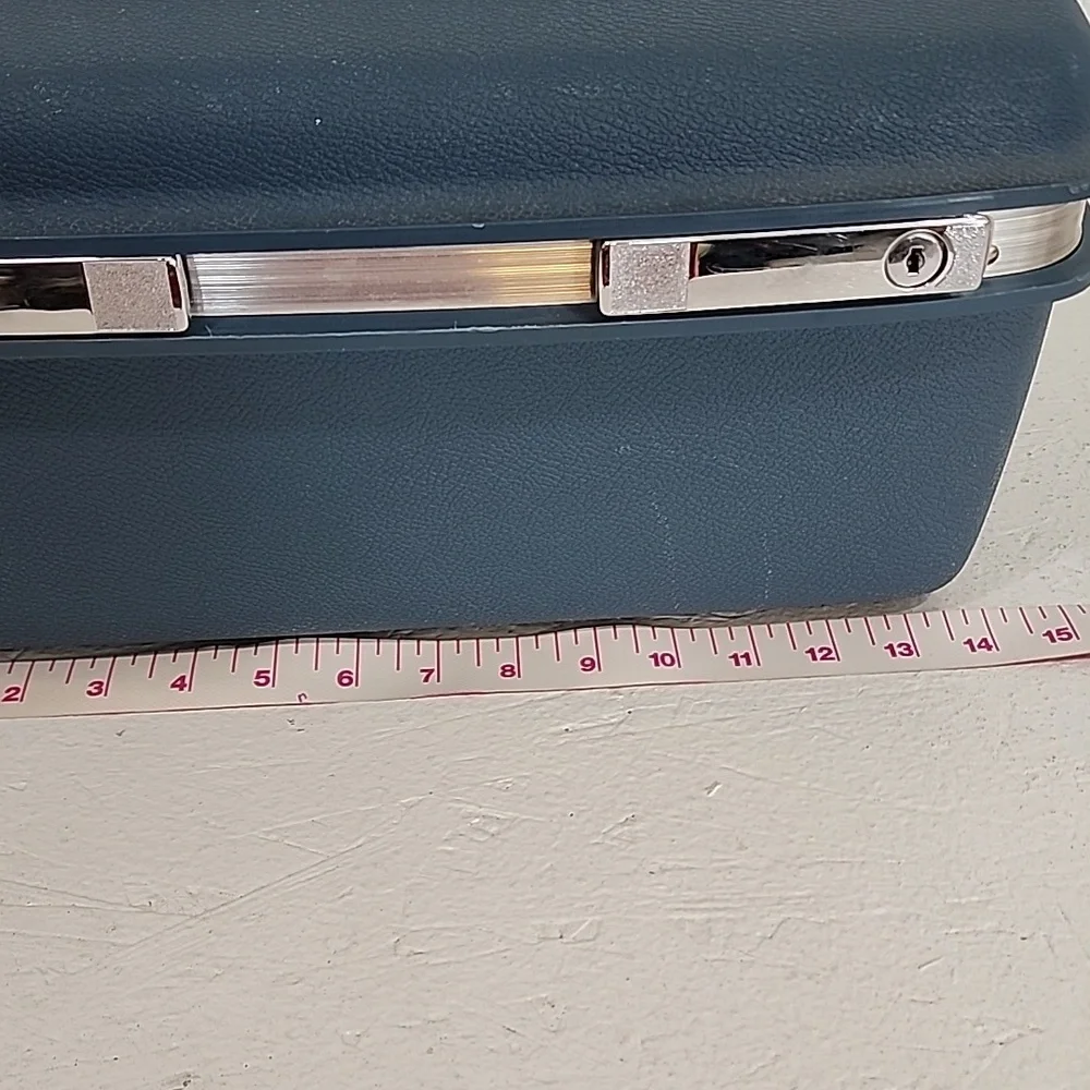 Vintage Samsonite Saturn Blue Train Case Carry-on Make-up Luggage NWOT